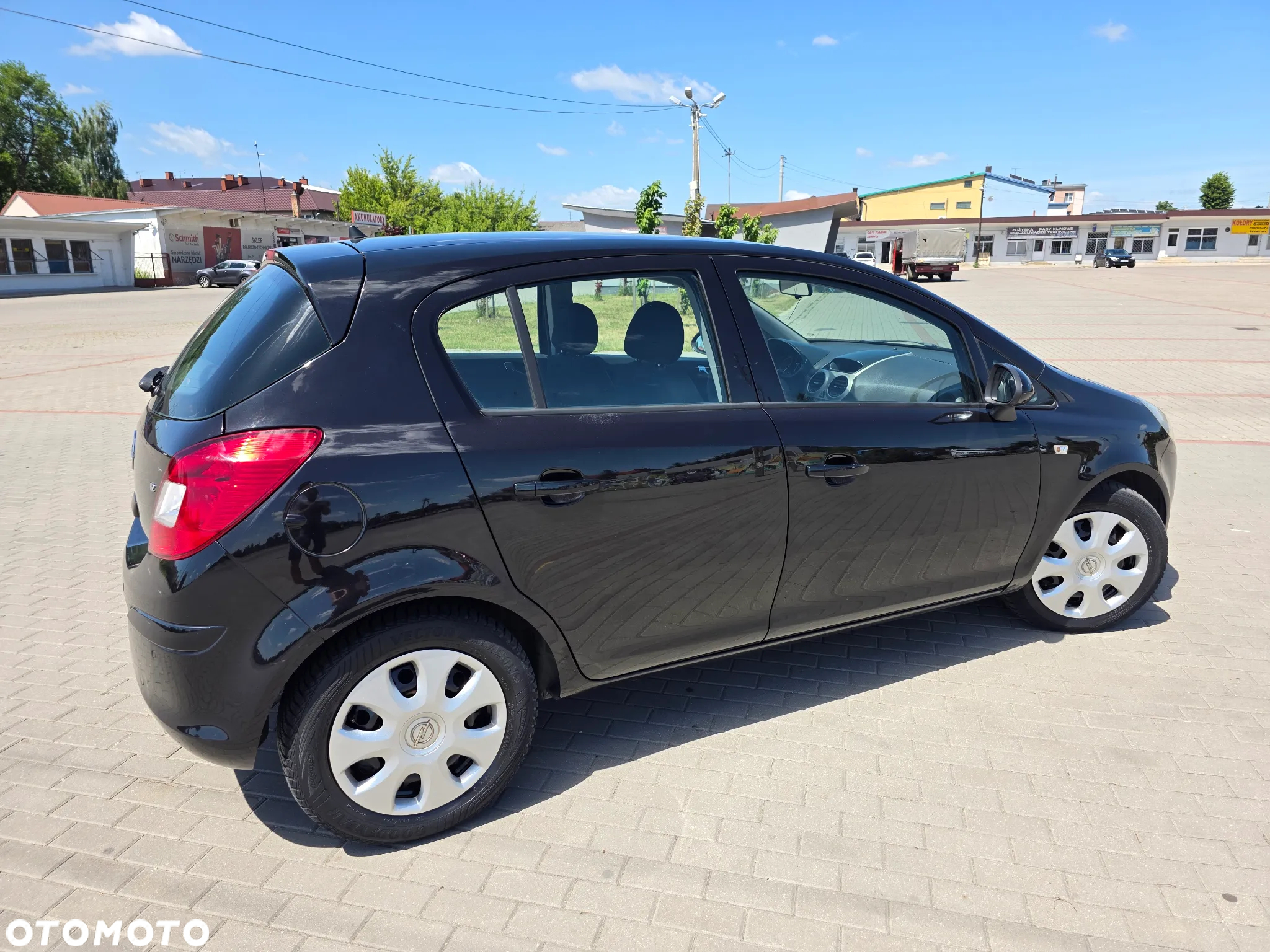 Opel Corsa 1.2 16V Cosmo - 11