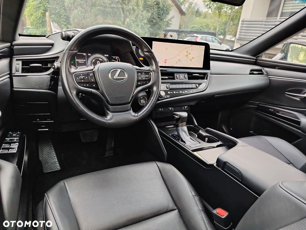 Lexus ES 300h Business Edition - 32