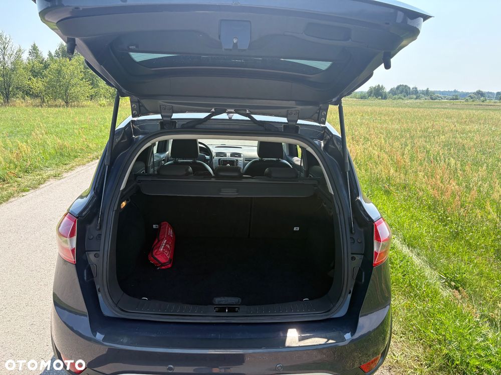 Ford Kuga 2.0 TDCi 2x4 Titanium - 13