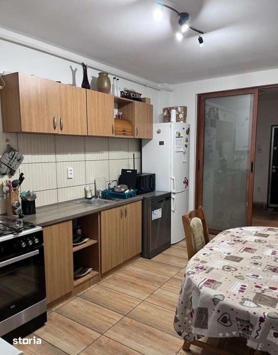 Apartament de o camera, 36 mp, parcare, zona Sesul de Sus — fotografia 1