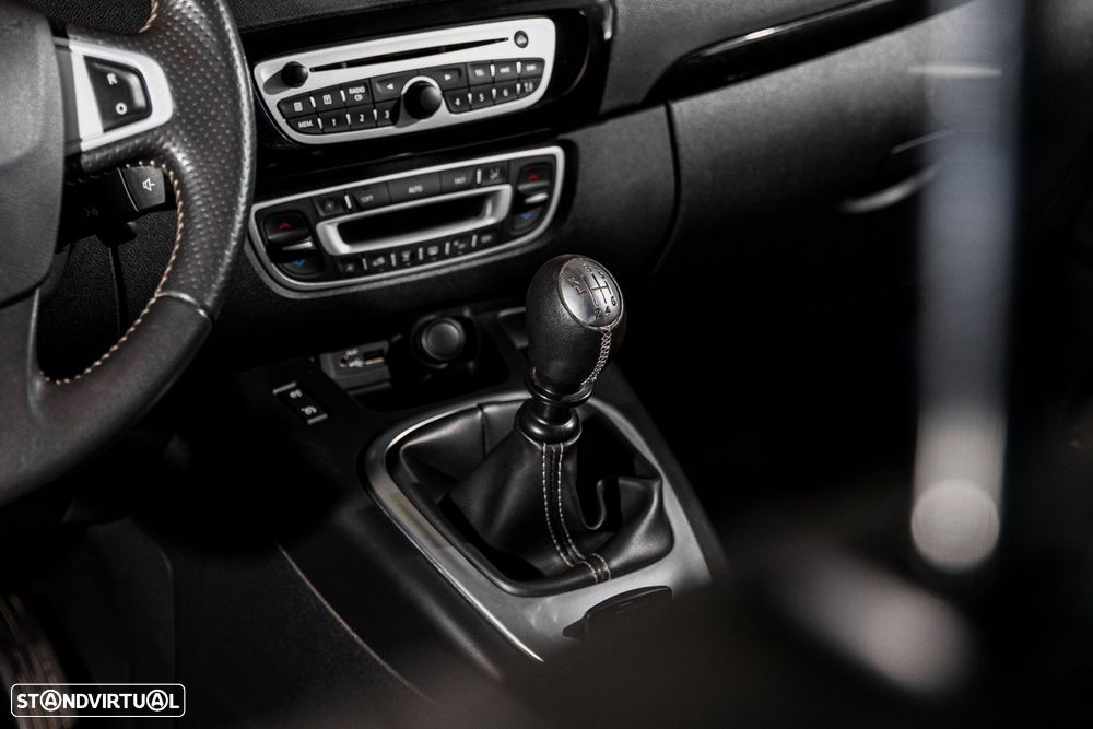 Renault Scénic 1.6 DCi Bose Edition - 19