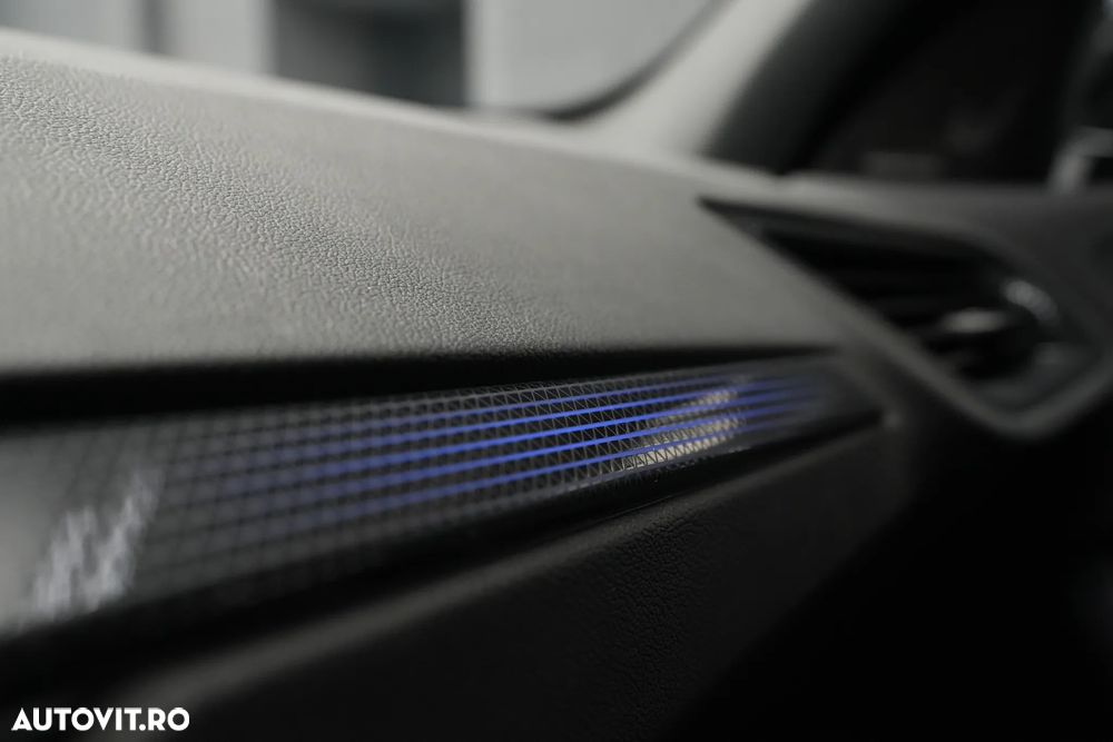 BMW M1 M135i xDrive AT - 25
