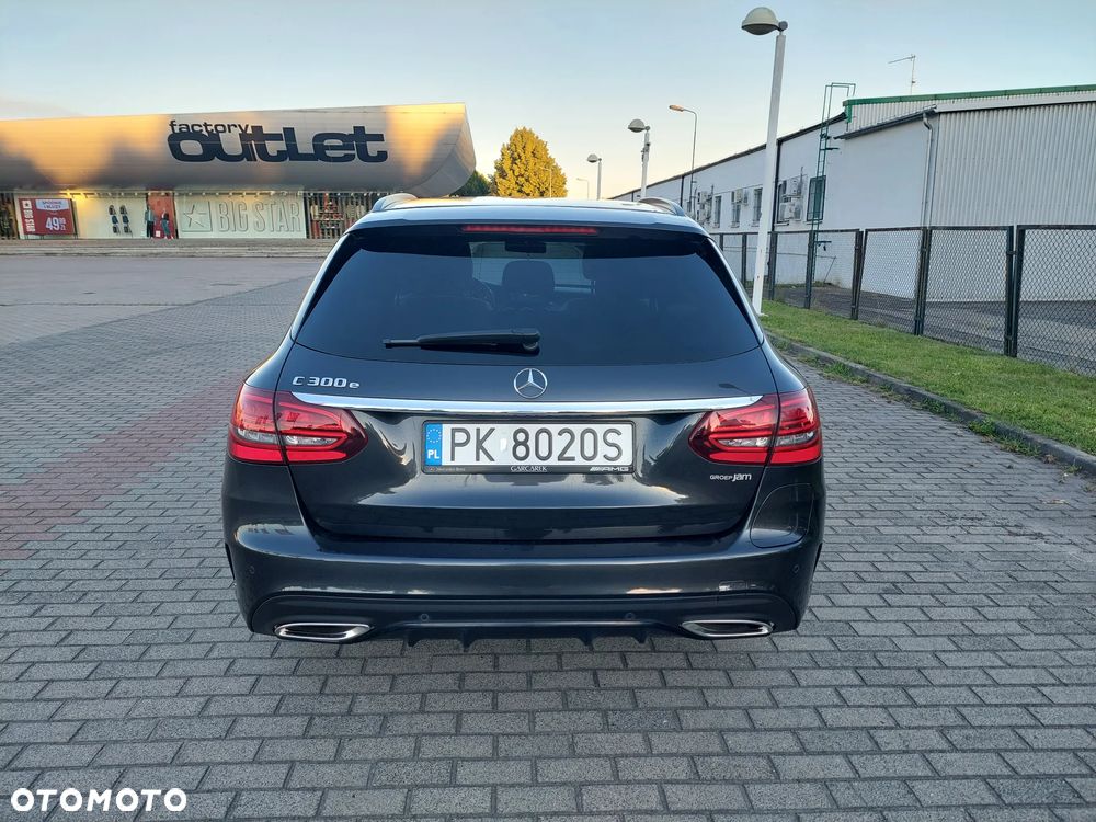 Mercedes-Benz Klasa C 300 e 9G-TRONIC AMG Line - 10