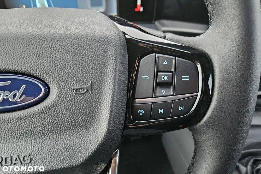 Ford Transit Custom 320 L2H1 Limited 2.0 150KM - 13