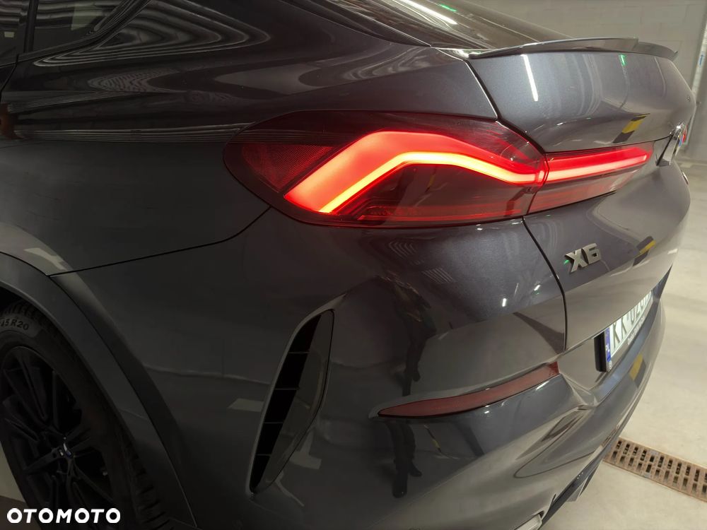 BMW X6 M50i - 18