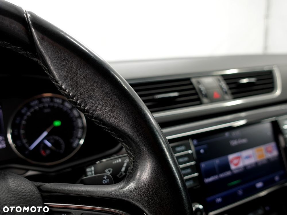 Skoda Superb 2.0 TDI Style DSG - 21