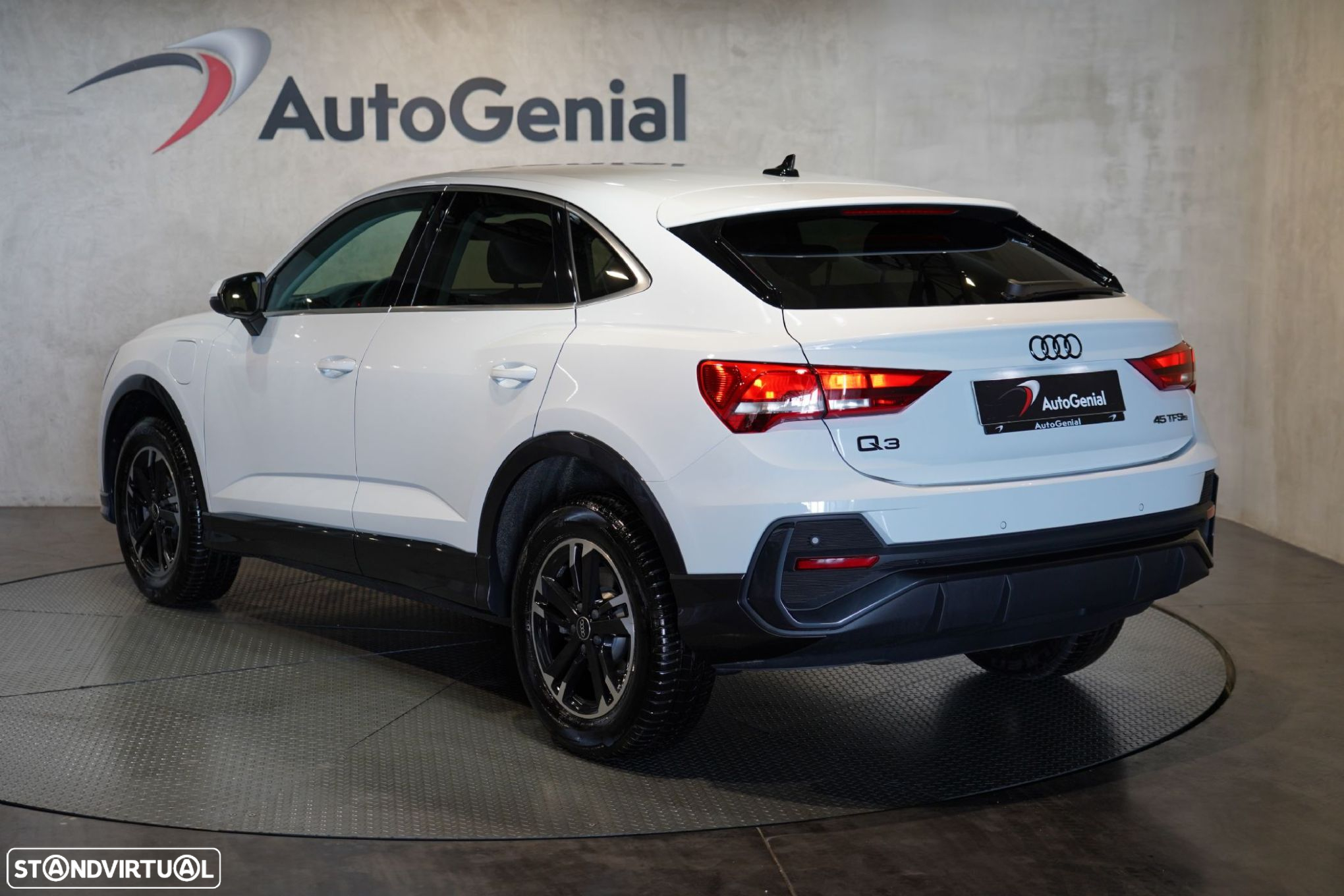 Audi Q3 Sportback 45 TFSIe S tronic - 8