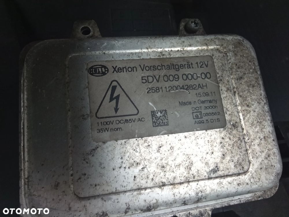 Lampa prawy przód Mercedes W906 Xenon - 4