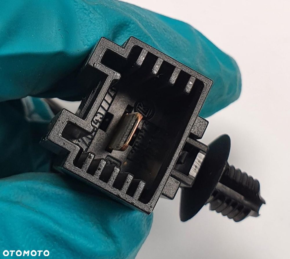 WZMACNIACZ ANTENY MERCEDES CLS W218 A2128704589 - 3