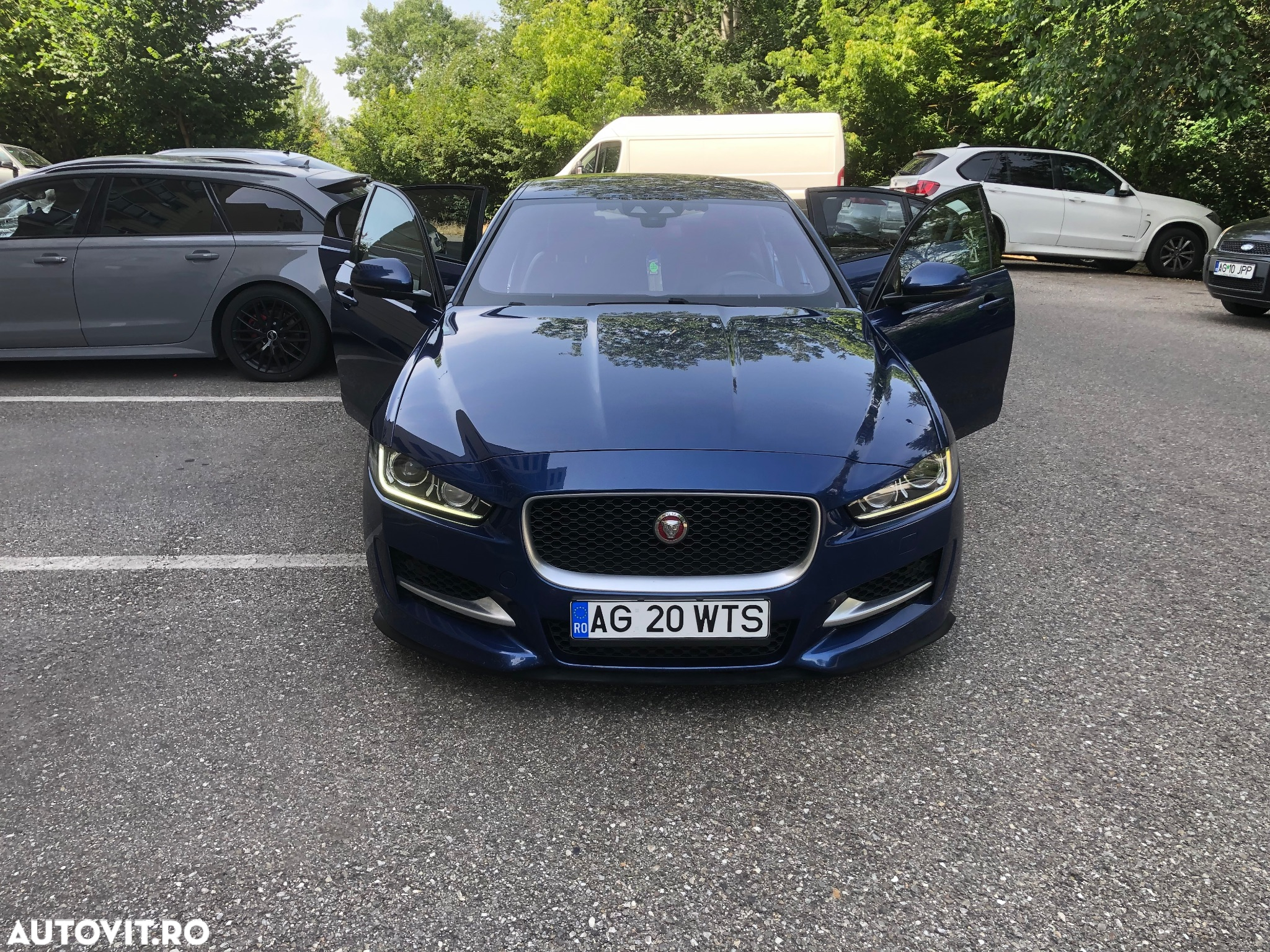 Jaguar XE 2.0 AWD R-Sport - 10