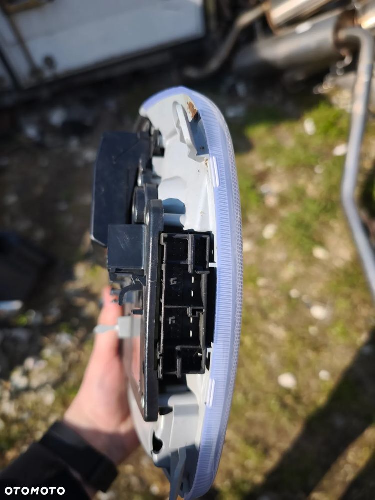 MERCEDES Viano W639 LAMPKA OŚWIETLENIE PODSUFITKI A6398201401 panel klimatyzacji na tył - 4