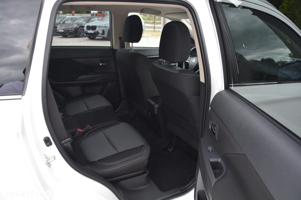 Mitsubishi Outlander - 17