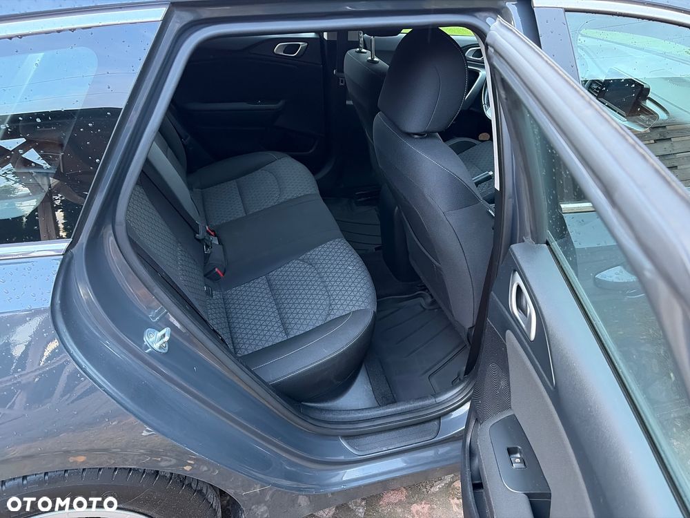 Kia Ceed 1.4 T-GDI L Business Line - 13