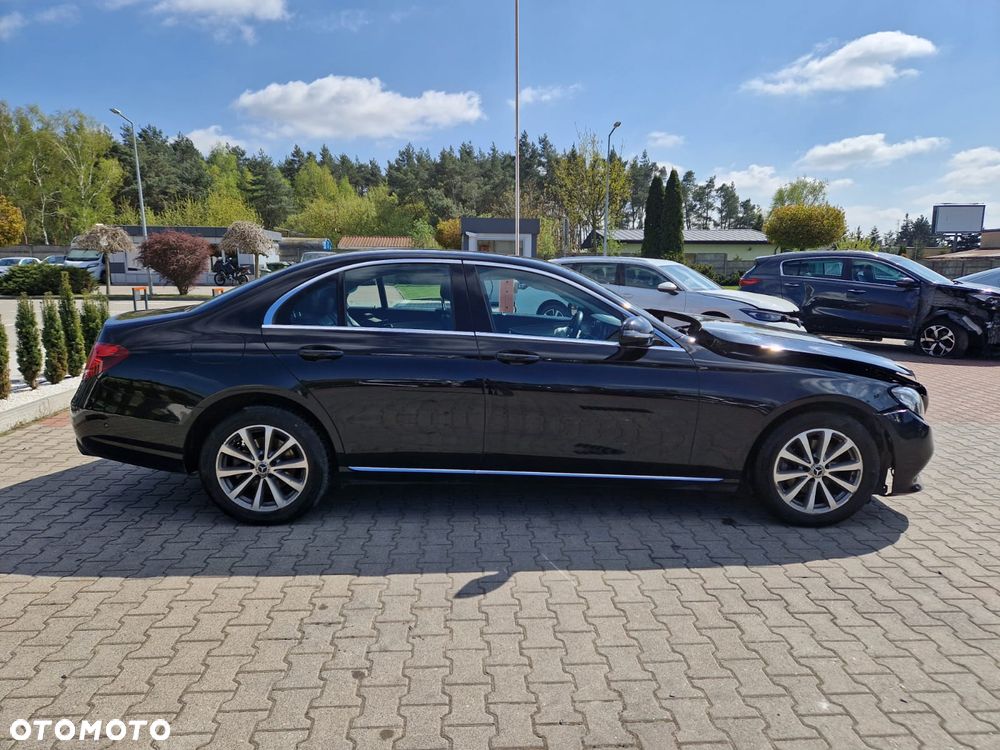Mercedes-Benz Klasa E 200 d 9G-TRONIC - 4