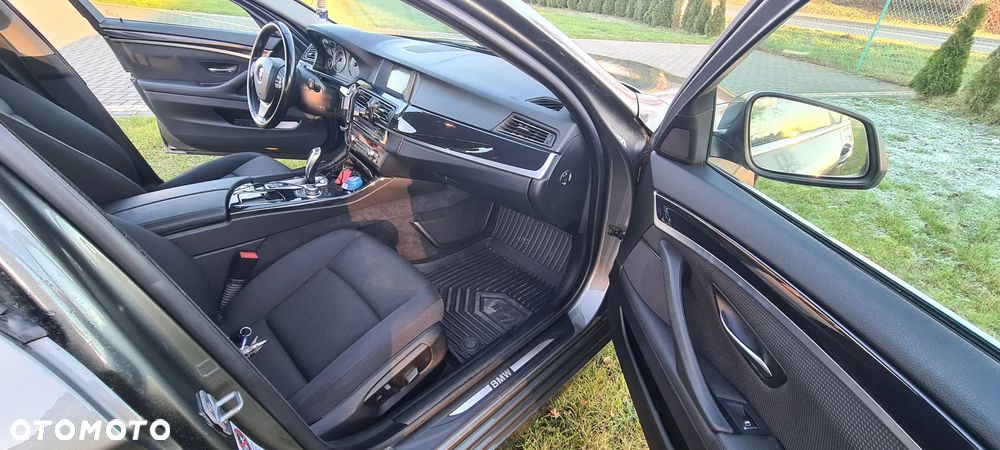 BMW Seria 5 518d - 13
