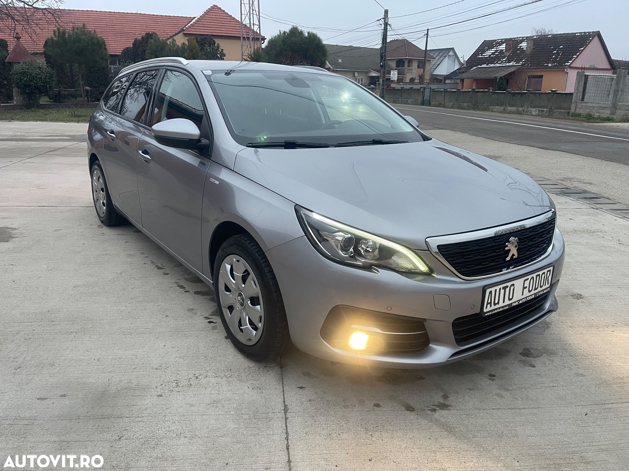 Peugeot 308 BlueHDi FAP 130 Stop & Start Allure Pack - 3