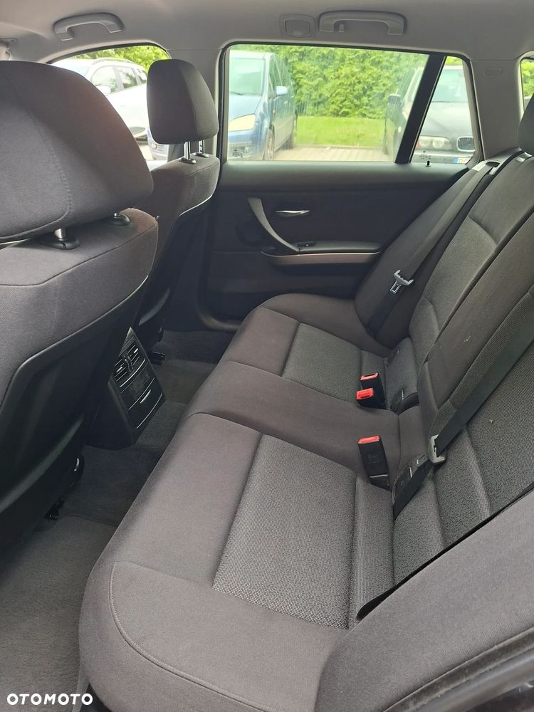 BMW Seria 3 318d DPF - 13