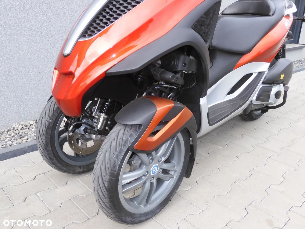 Piaggio MP-3 - 24