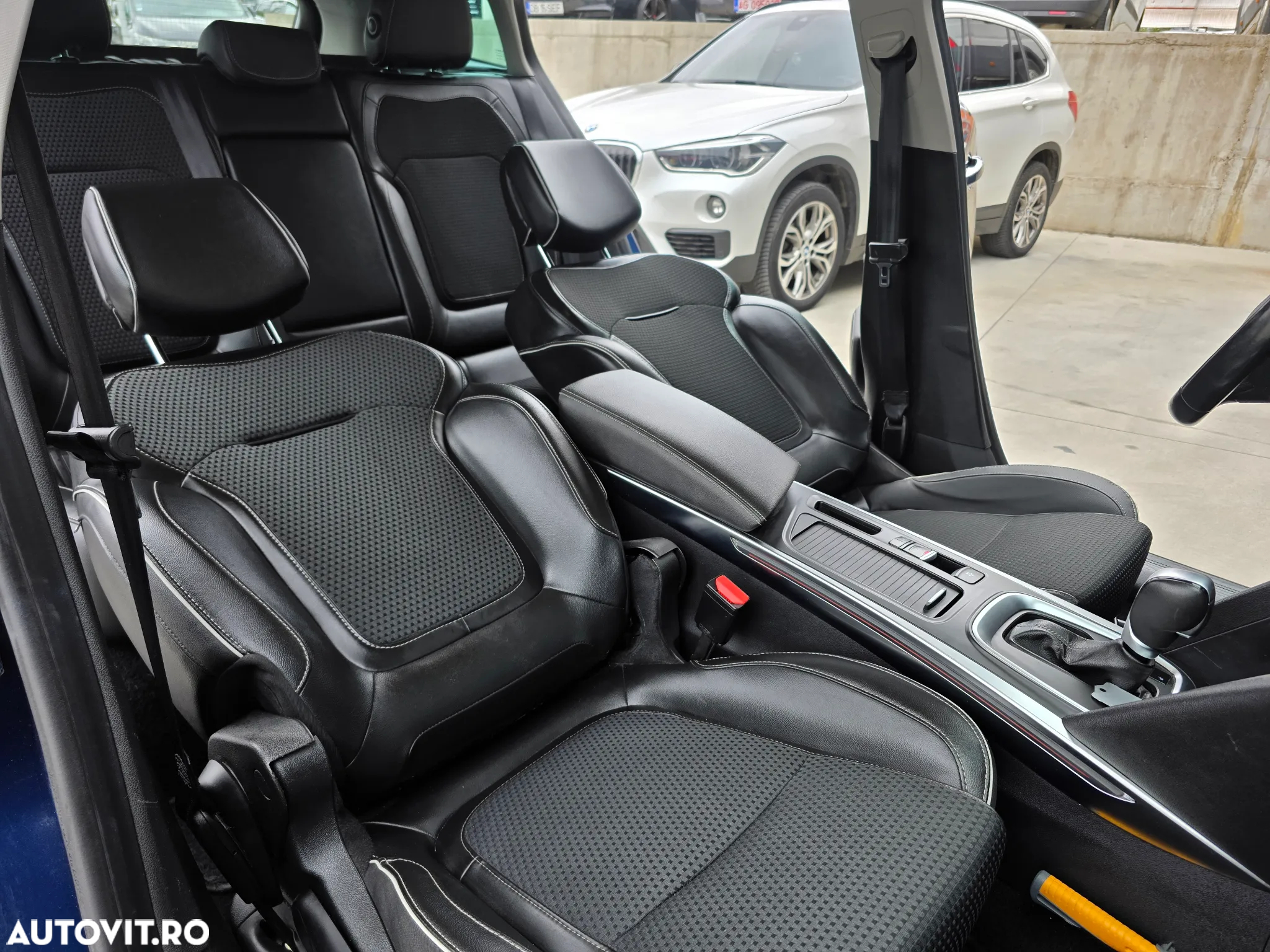 Renault Megane Grandtour dCi 110 FAP EDC BOSE Edition - 28