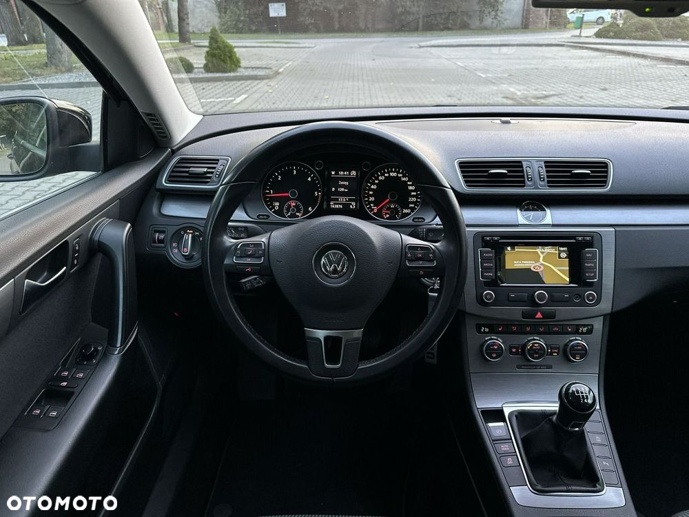 Volkswagen Passat - 15