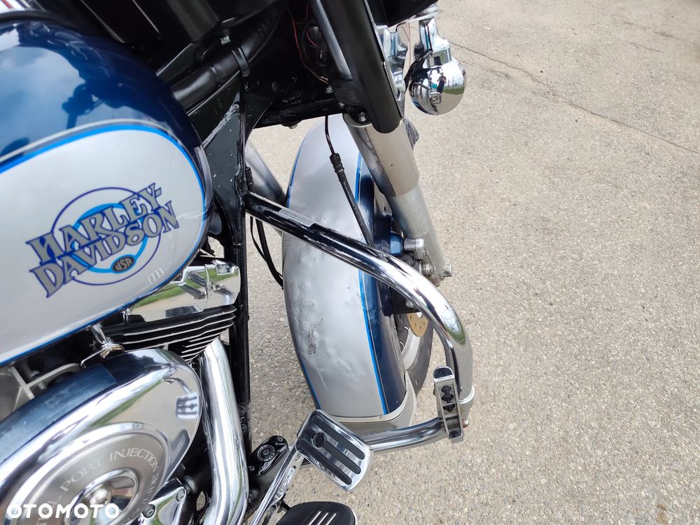 Harley-Davidson FLHT Electra Glide Standard - 40