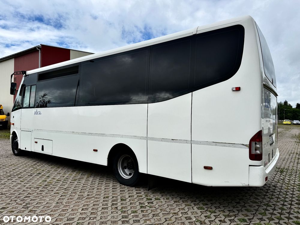 Mercedes-Benz Mediano 32+7 - 17
