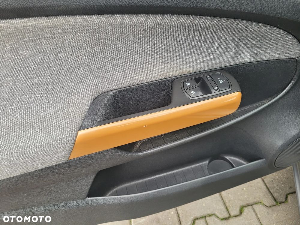 Opel Corsa 1.4 16V Sport - 12