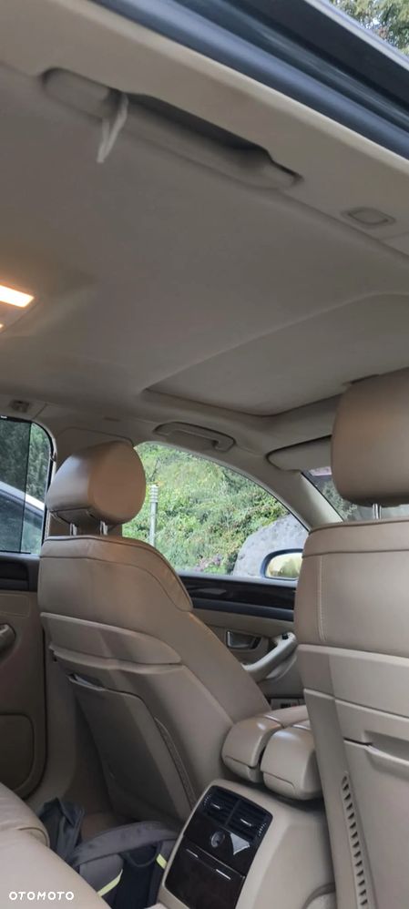 Audi A8 4.2 Quattro - 16