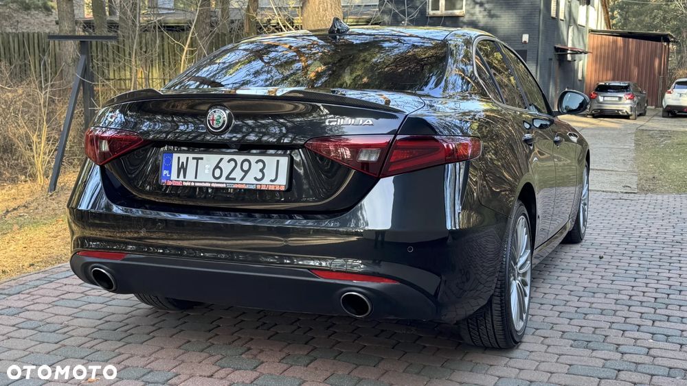 Alfa Romeo Giulia 2.0 Turbo 16V AT8-Q4 Ti - 20