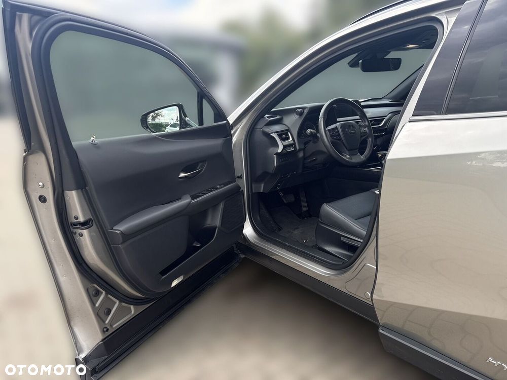 Lexus UX - 9