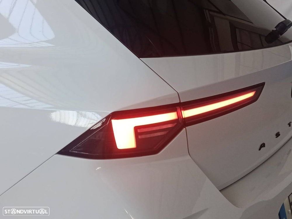 Opel Astra 1.2 T GS Aut. - 26