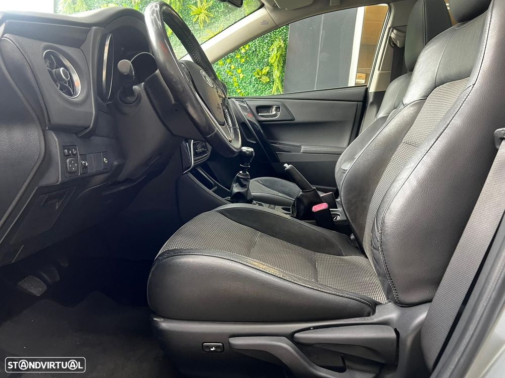 Toyota Auris Touring Sports 1.6 D-4D Exclusive+Navi - 8