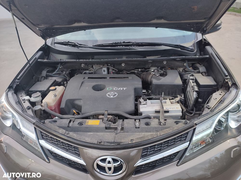 Toyota RAV4 2.2 D-4CAT 4WD Aut Luxury 18" - 11