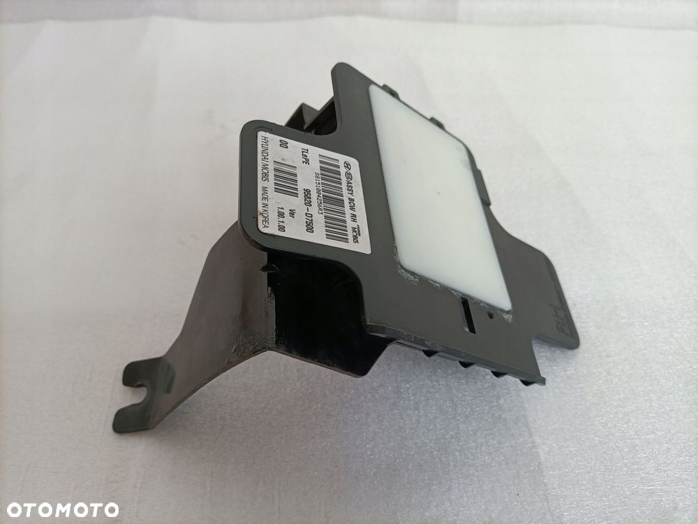 CZUJNIK RADAR SENSOR TYŁ PRAWY HYUNDAI TUCSON III - 2