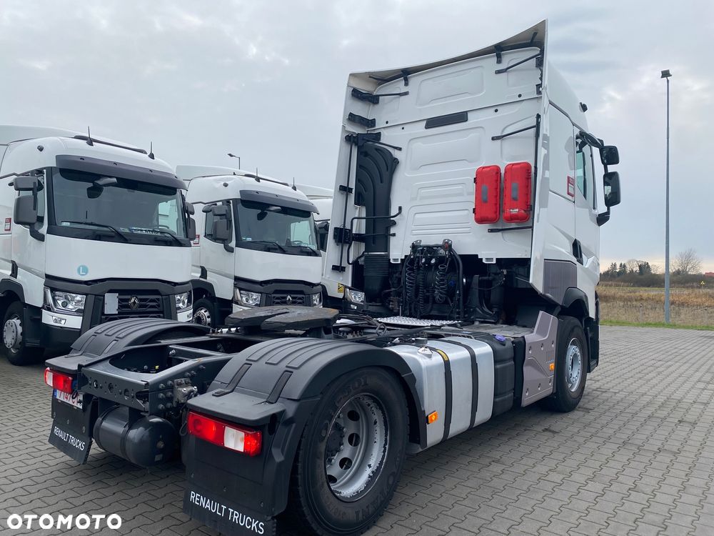 Renault T480 High Sleeper Cab - 4