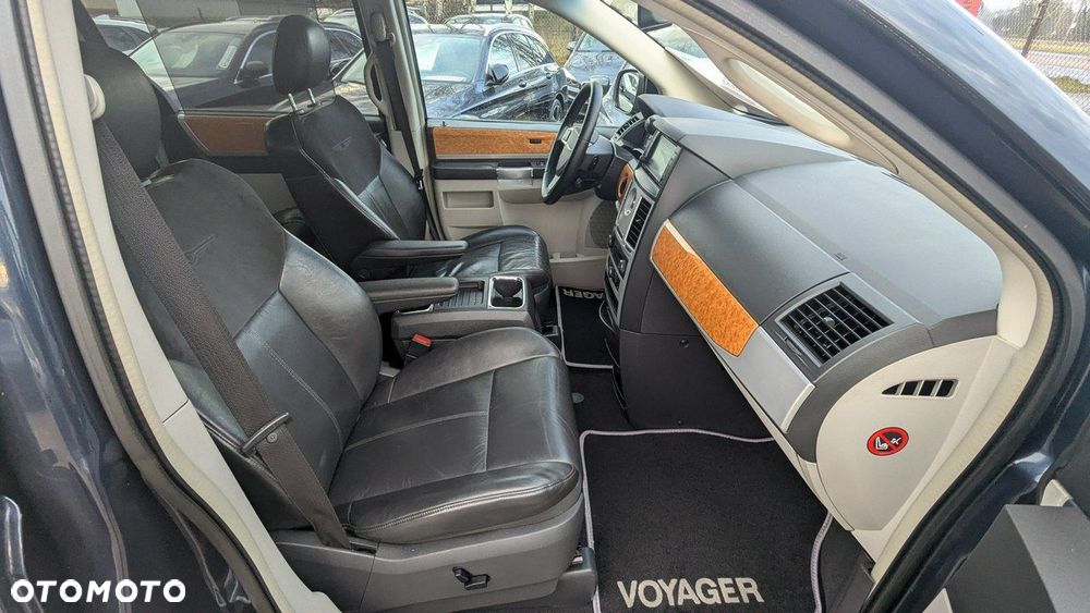 Chrysler Grand Voyager - 18