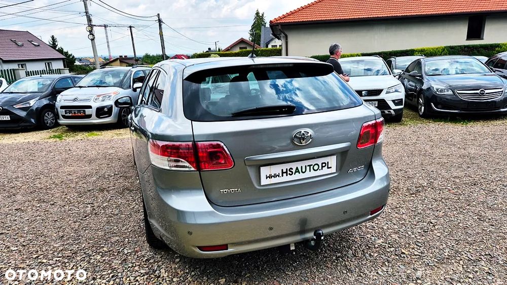 Toyota Avensis 2.0 Sol plus NAVI - 18