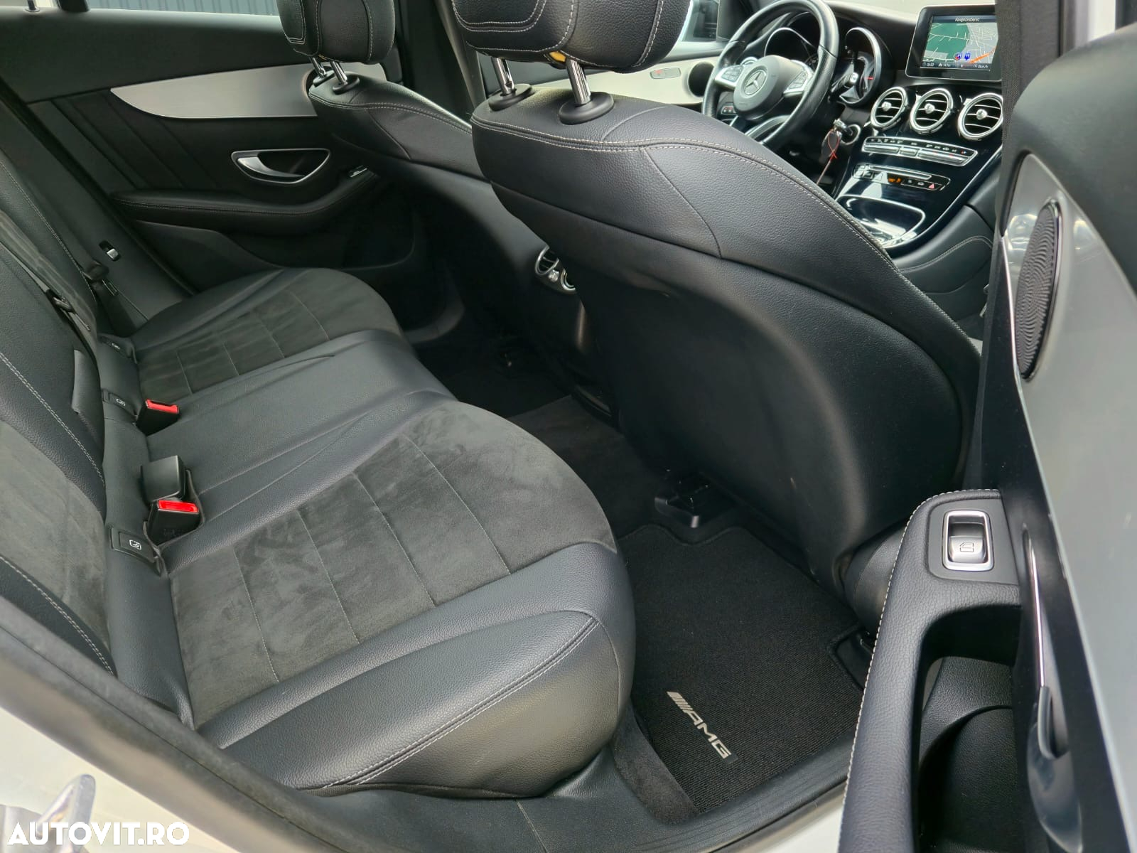 Mercedes-Benz GLC 250 d 4Matic 9G-TRONIC AMG Line - 28