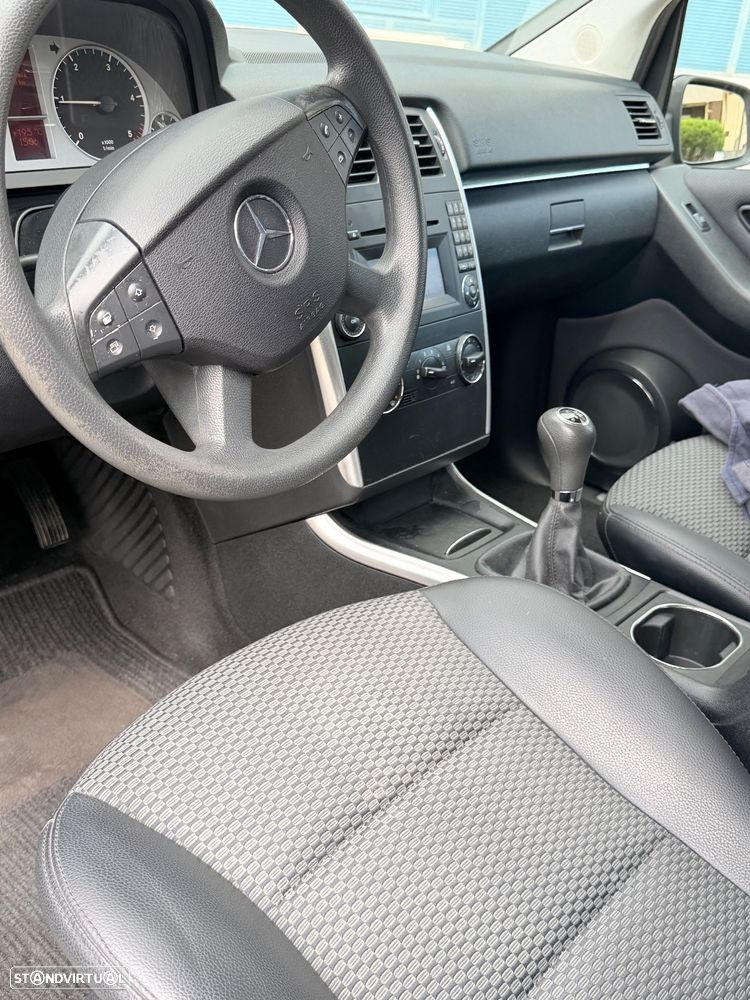 Mercedes-Benz B 180 CDI - 14