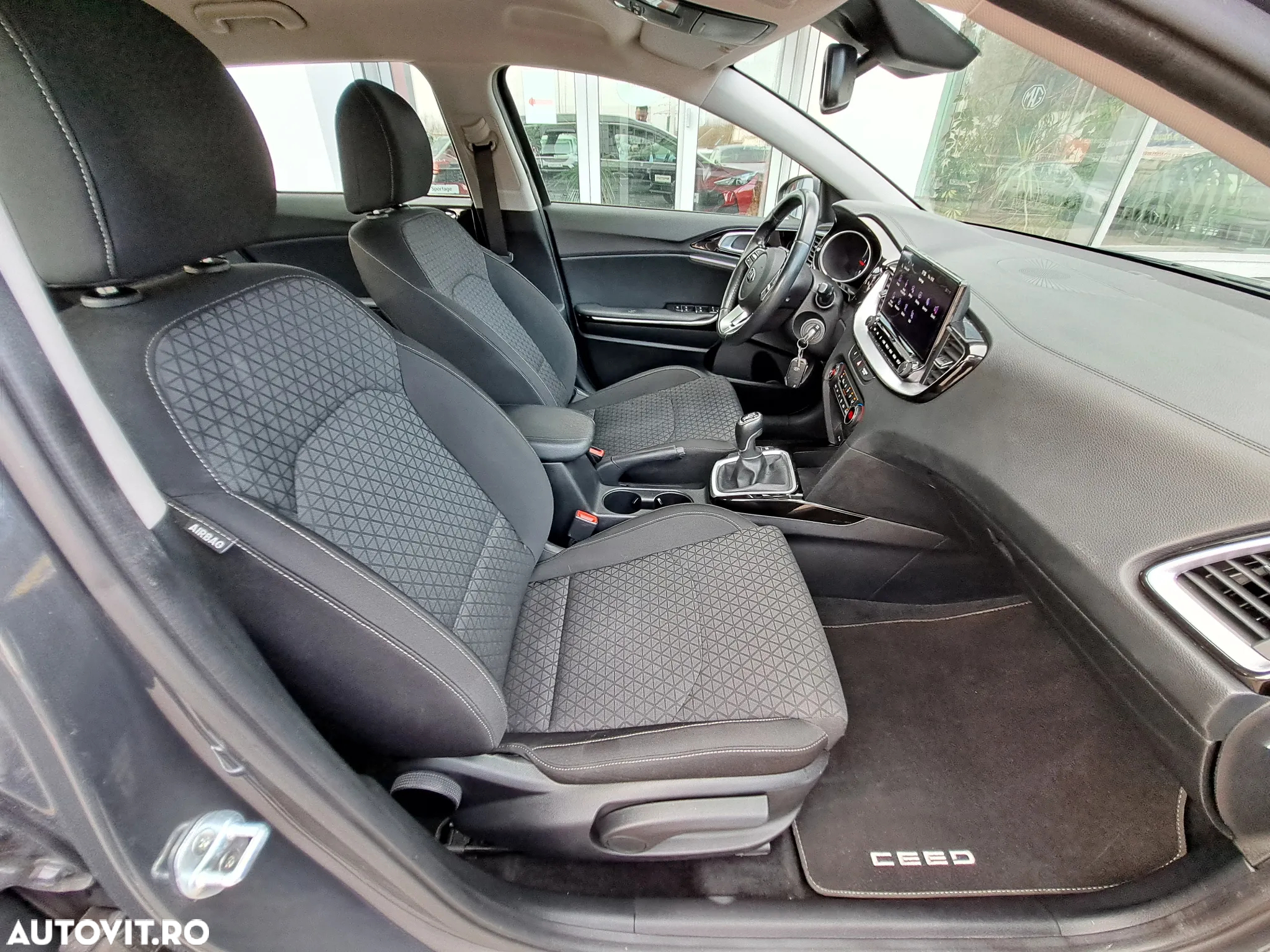 Kia Ceed 1.6 CRDi (48V Mild-Hybrid) Vision - 22