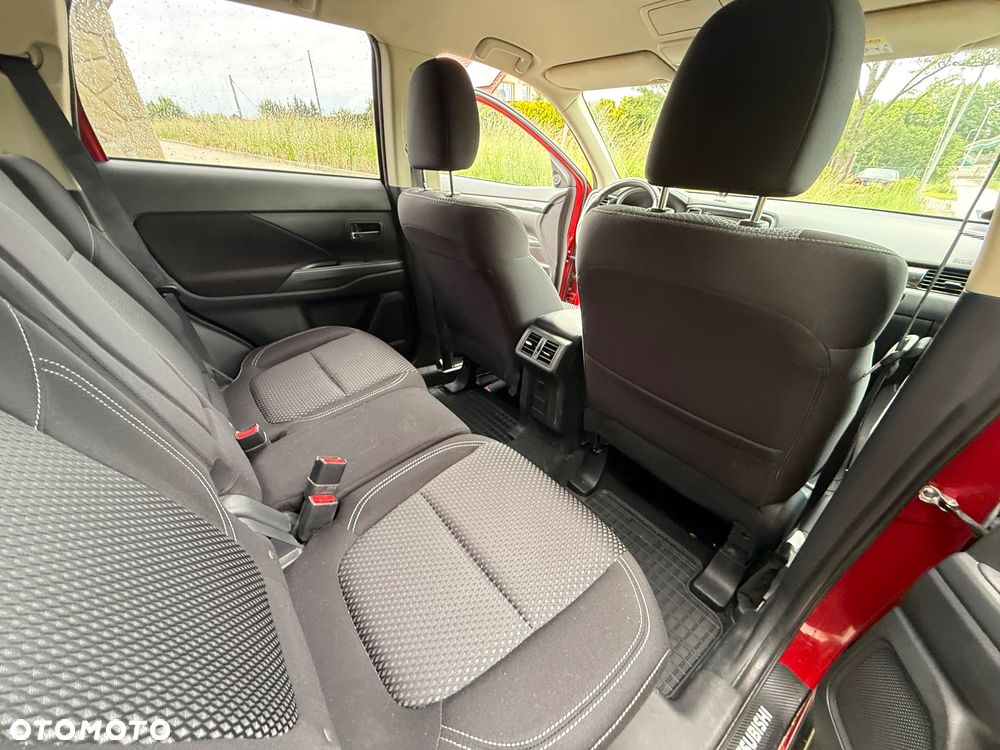 Mitsubishi Outlander 2.0 Intense + Navi 4WD CVT - 7