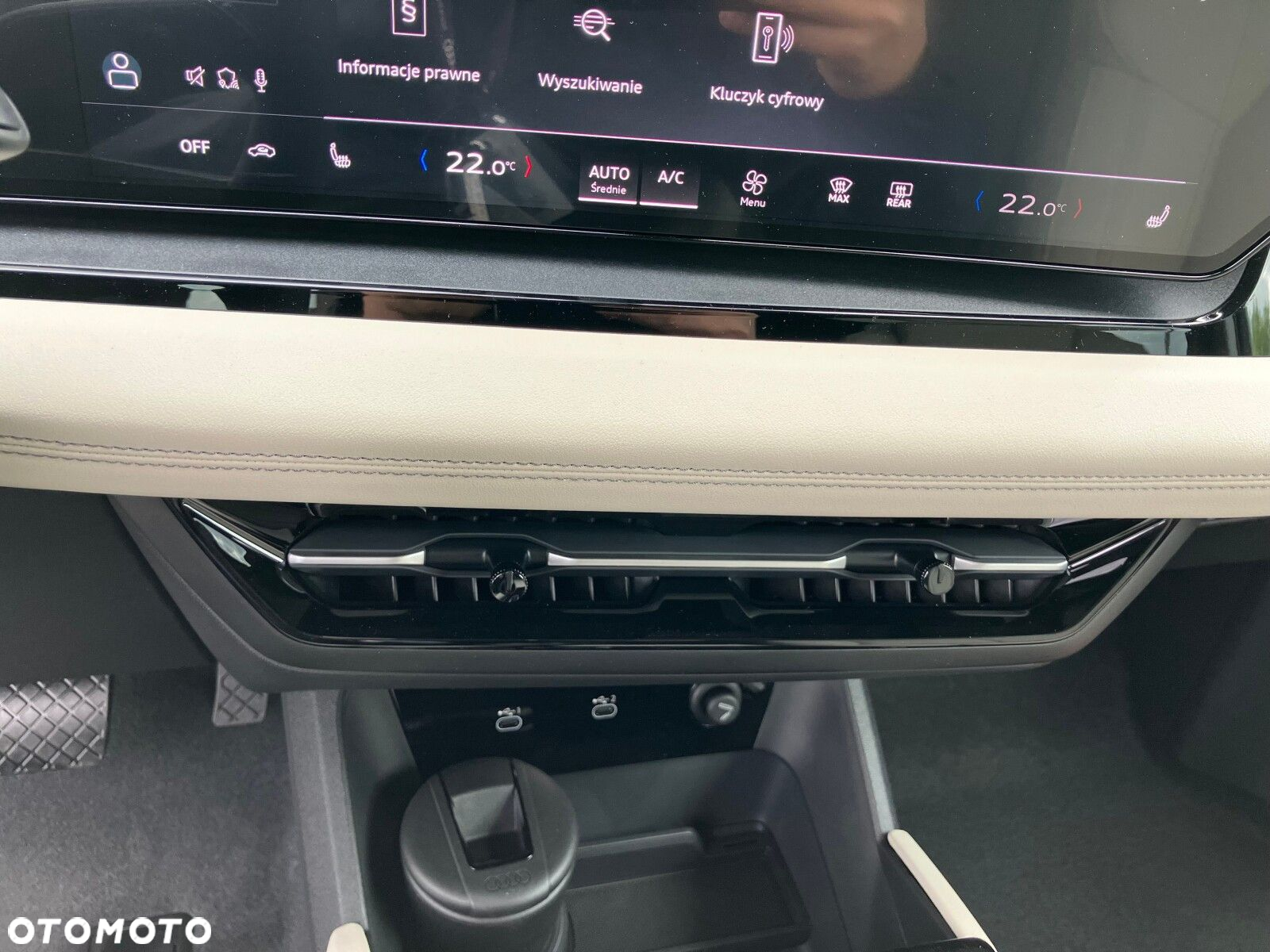 Audi Q6 e-tron - 22