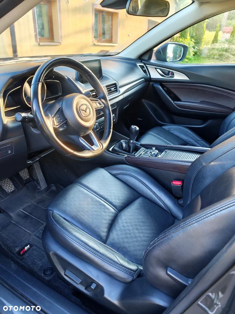 Mazda 3 - 8