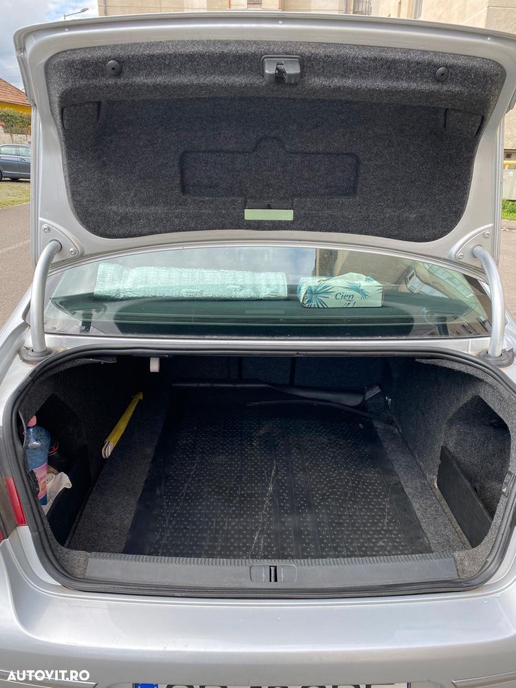 Volkswagen Passat 2.0TDI Trendline DPF - 7