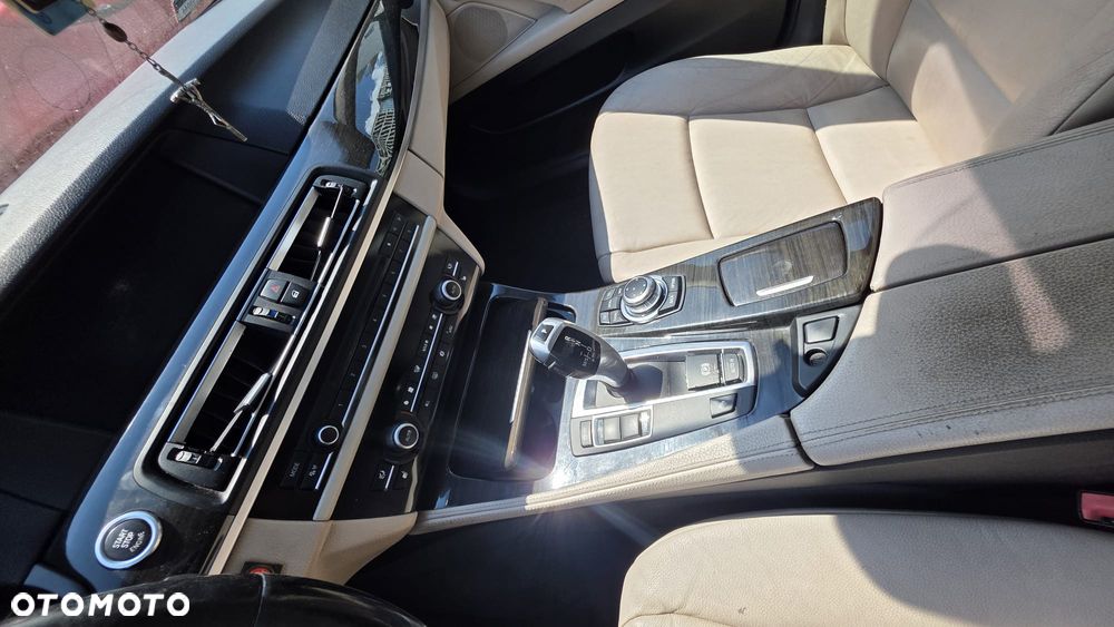 BMW Seria 5 520d - 23