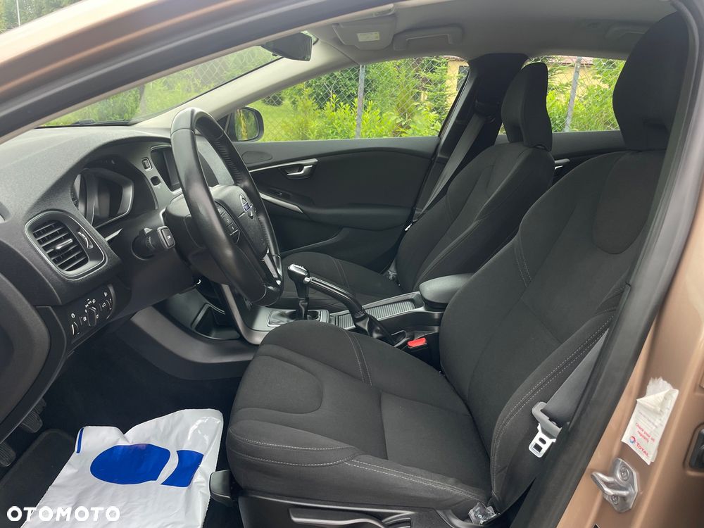 Volvo V40 D2 Momentum - 6