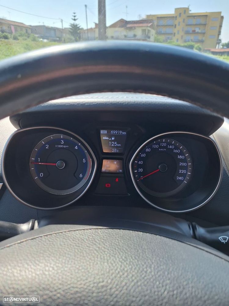 Hyundai i30 SW 1.6 CRDi Style J17 - 10