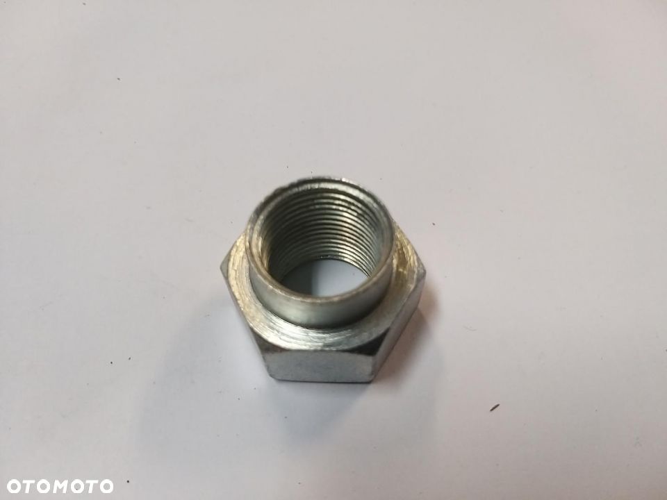 Nakrętka piasty koła przód/tył  AUDI 80, 90, A4, A6; FIAT CINQUECENTO, SEICENTO / 600, UNO; VW GOLF - 1