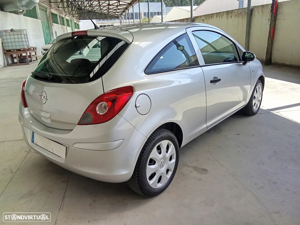 Opel Corsa 1.2 16V Edition - 3