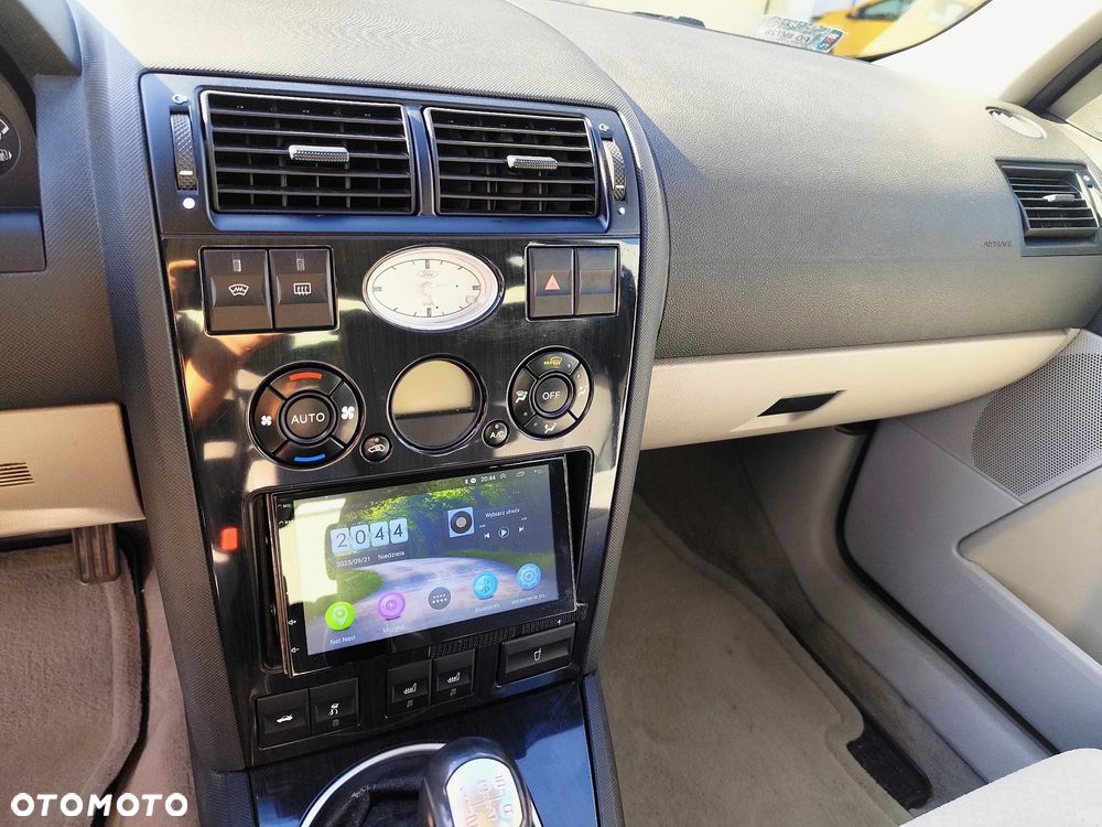 Ford Mondeo 2.0 Ghia - 11